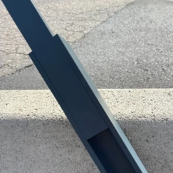 Entretoise Verticale Pour Poteau De Clôture En Lames Bois - 1800 Mm De Hauteur -Haros Magasin entretoise verticale de finition pour poteau de cloture en lames bois 27 ou 34 mm de hauteur 1 1