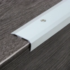 Nez De Marche 6V Strié - à Visser 38 X 18mm - Dinac