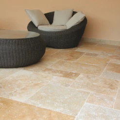 Dalles Opus Romain Travertin Rustic Beige Vieilli 1er Choix -Haros Magasin revetement de sol exterieur interieur opus romain travertin rustic beige viellit 1 1